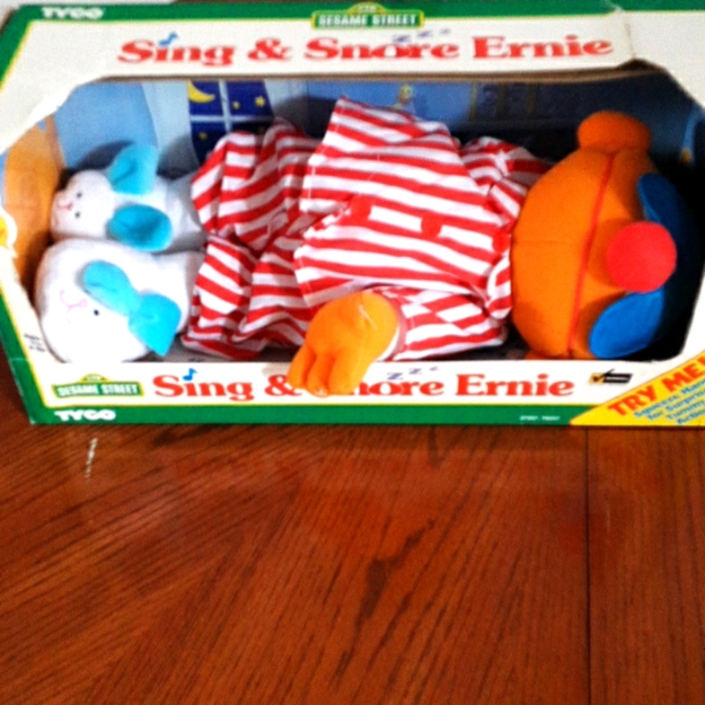 SLEEP N SNORE ERNIE NWT in box  VINTAGE SESAME STREET doll